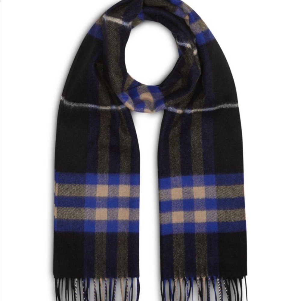 Burberry Cashmere Giant Check Scarf
